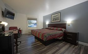 Greenwoods Inn & Suites